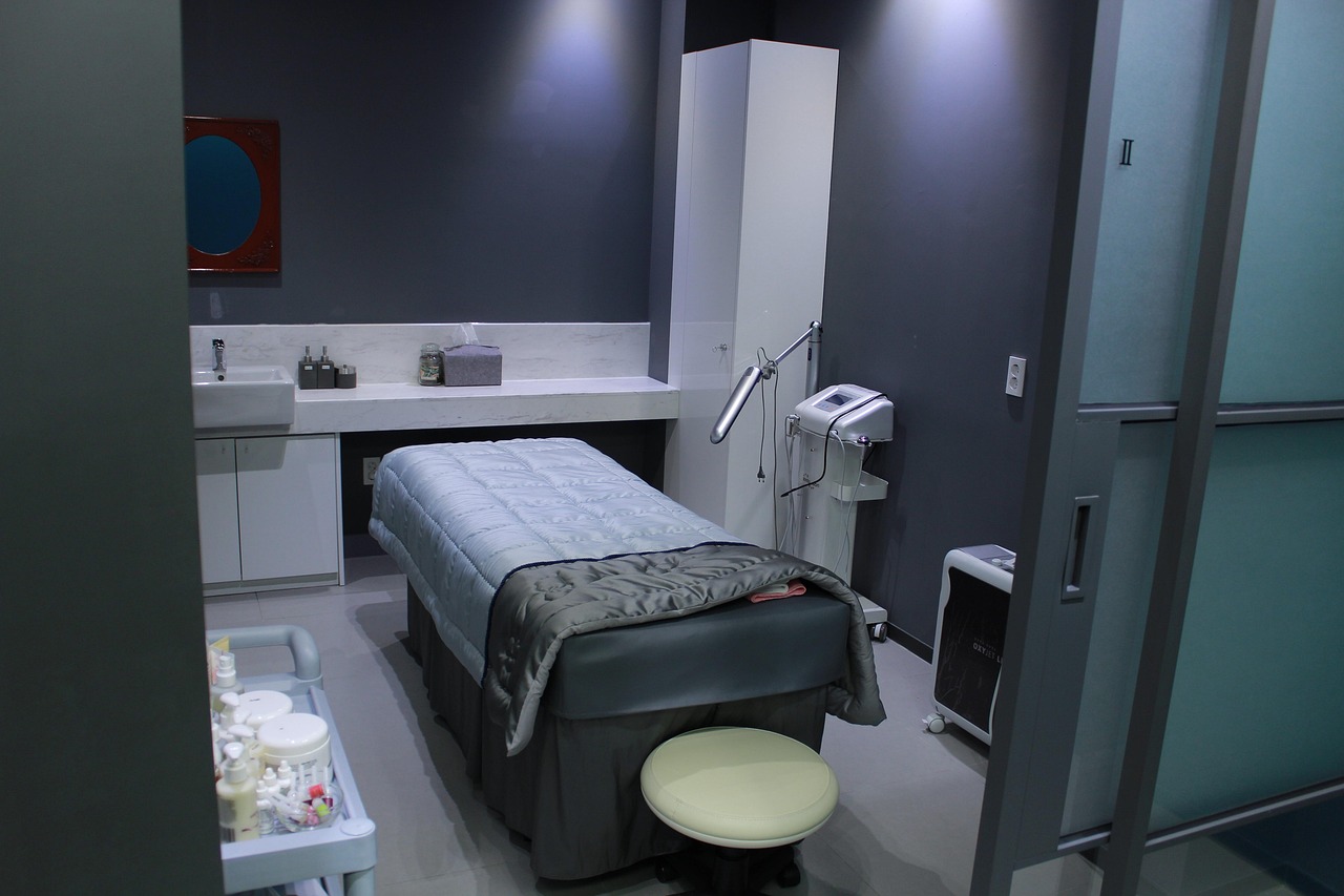 Clinical treatment room mood image for device-care context